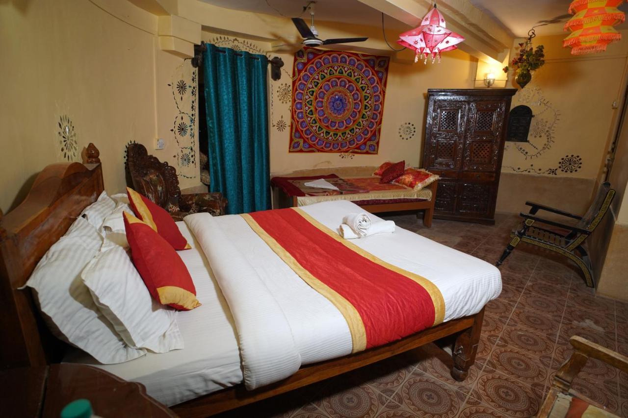 Hotel Surja Jaisalmer Bagian luar foto