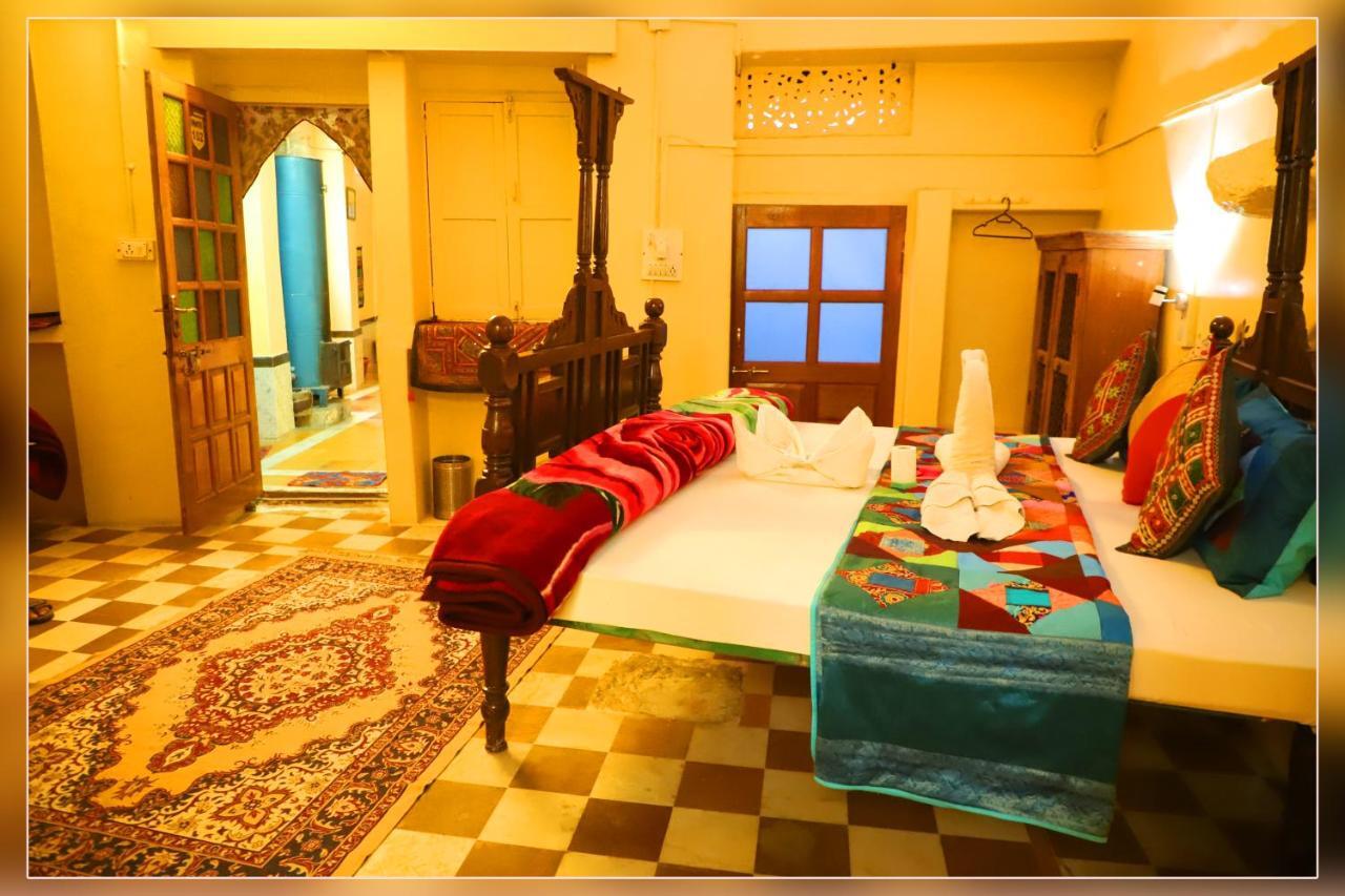 Hotel Surja Jaisalmer Bagian luar foto